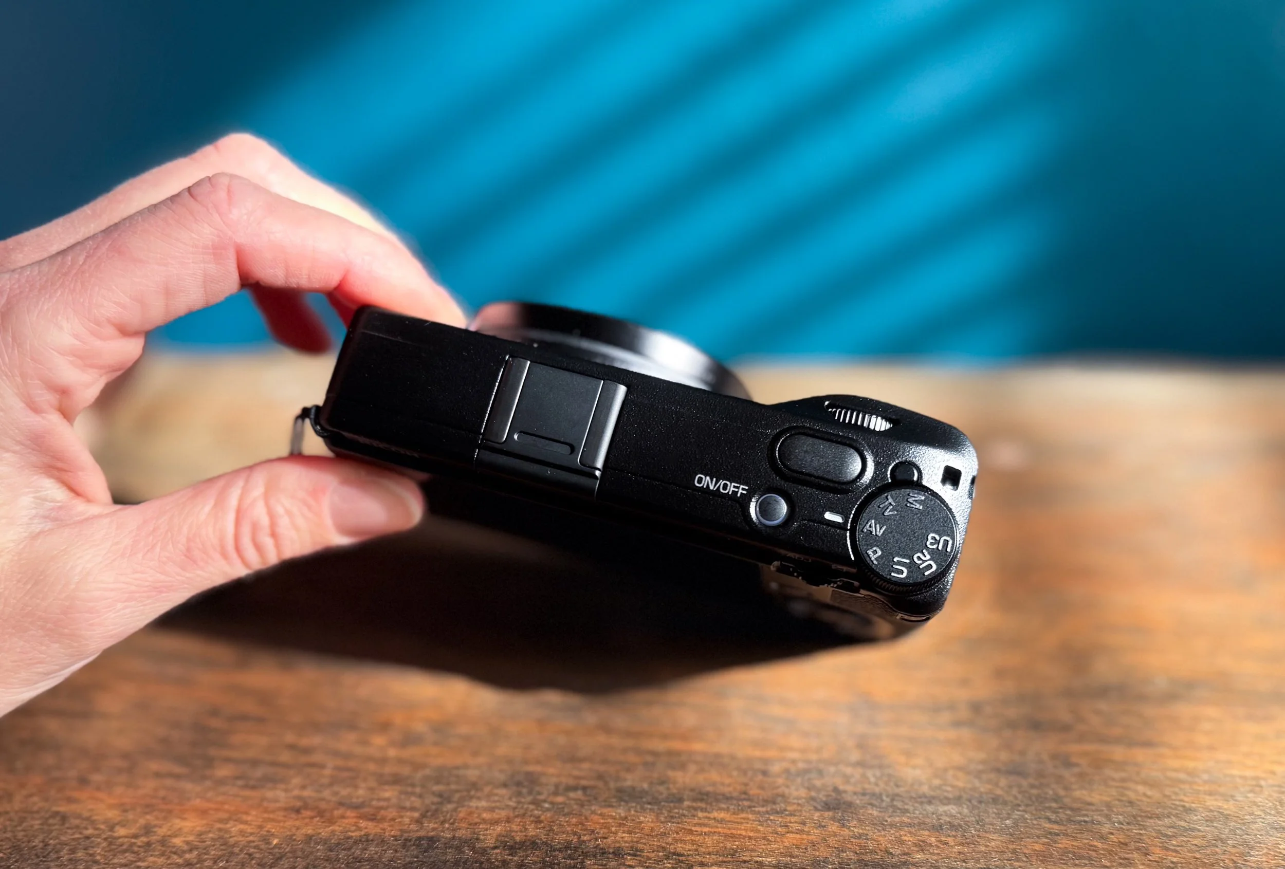 Ricoh GR IIIx Review and Comparison with the Sony RX 100 VII
